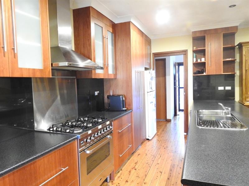 1 Warren Rd, Woodpark NSW 2164