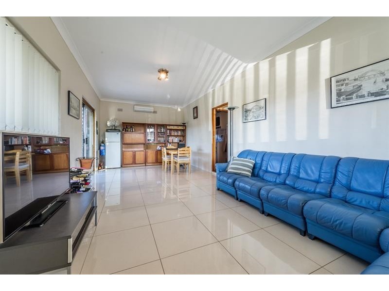 581 The Horsley Dr, Smithfield NSW 2164