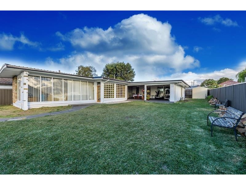 12 Rowley St, Smithfield NSW 2164