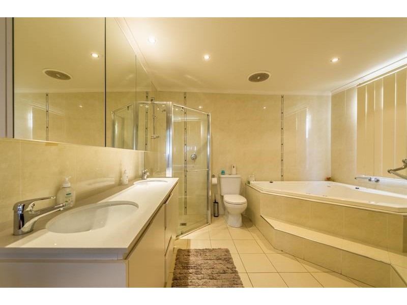 12 Rowley St, Smithfield NSW 2164