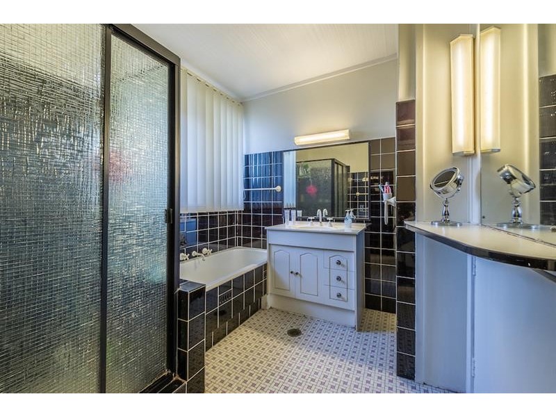 12 Rowley St, Smithfield NSW 2164