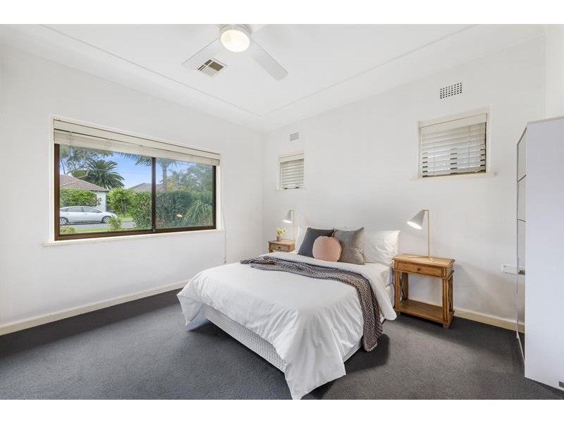 35 Crammmond Bvd, Caringbah NSW 2229
