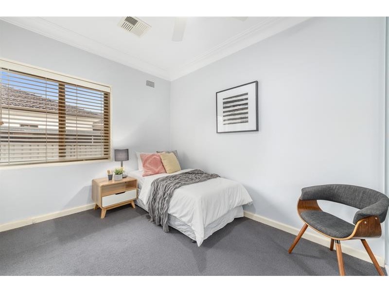 35 Crammmond Bvd, Caringbah NSW 2229