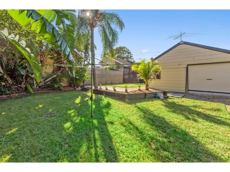 35 Crammmond Bvd, Caringbah NSW 2229