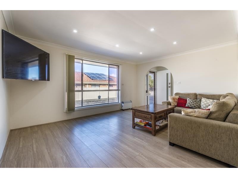 15 Hornet St, Greenfield Park NSW 2176