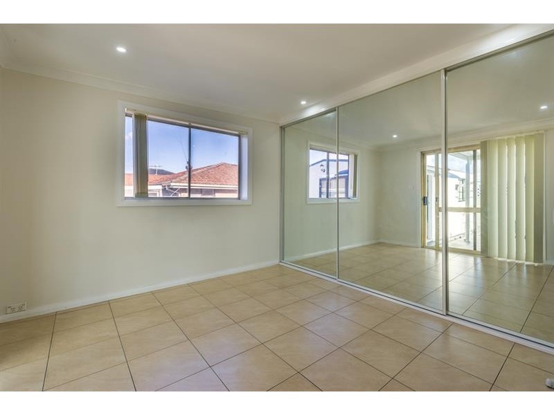 15 Hornet St, Greenfield Park NSW 2176