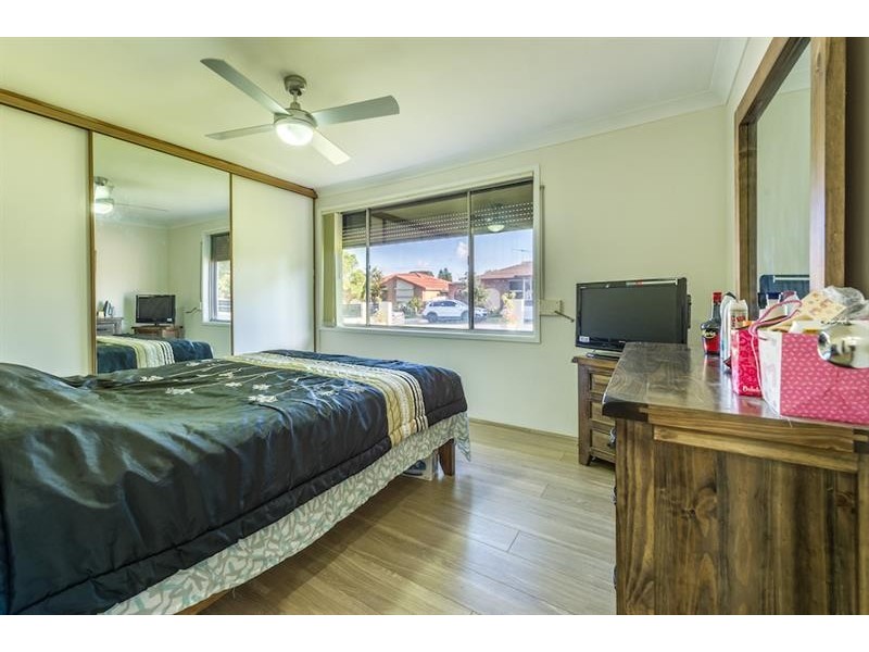 15 Hornet St, Greenfield Park NSW 2176