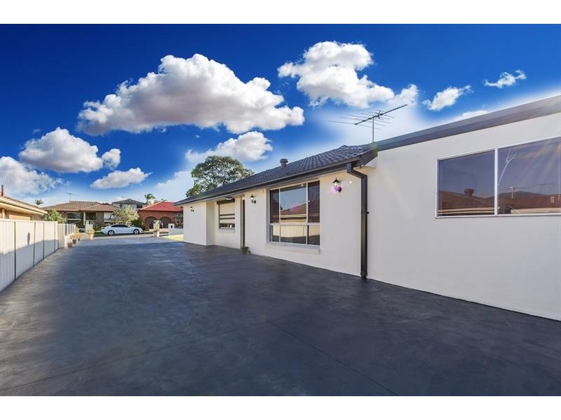 15 Hornet St, Greenfield Park NSW 2176