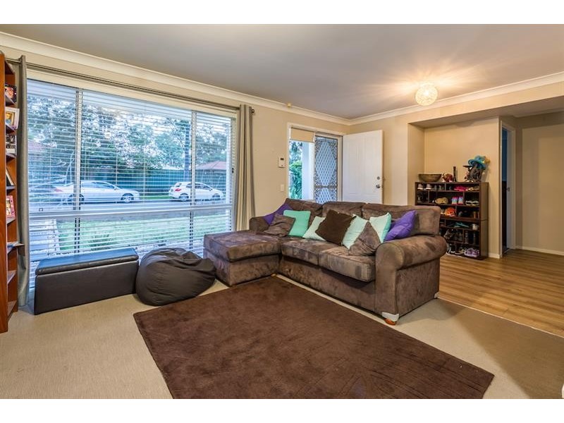 2 Wardle Cl, Currans Hill NSW 2567