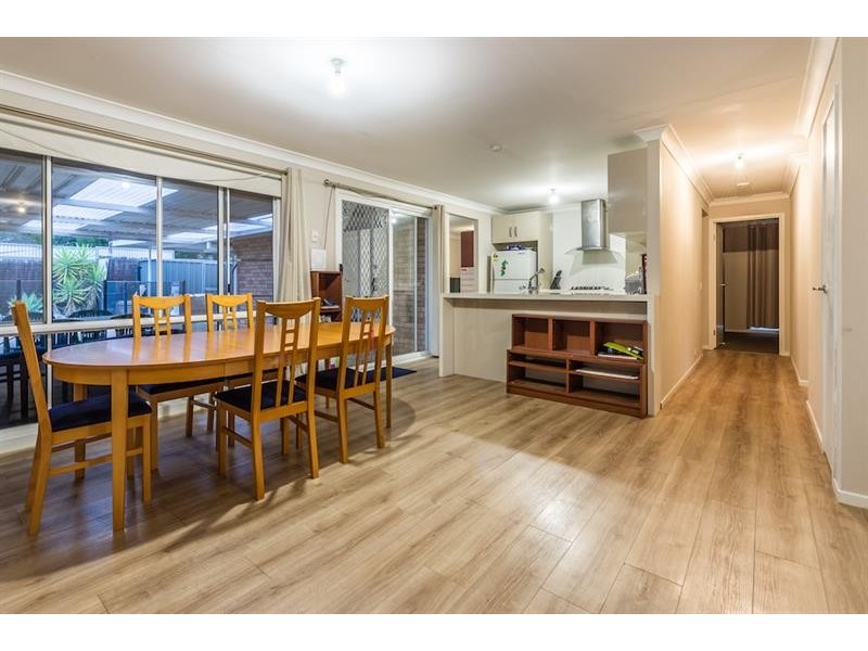 2 Wardle Cl, Currans Hill NSW 2567