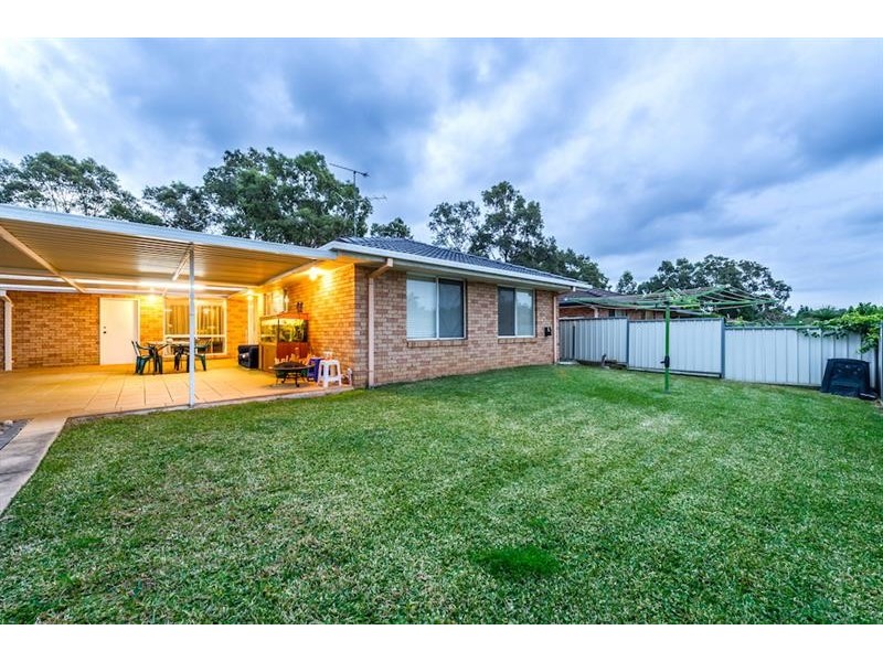 2 Wardle Cl, Currans Hill NSW 2567