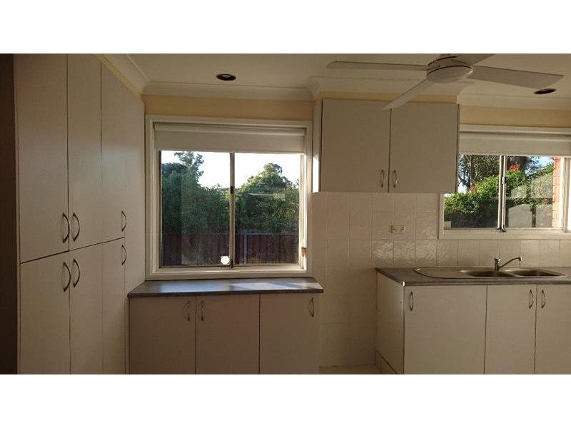 11 Hollier St, Cambridge Park NSW 2747