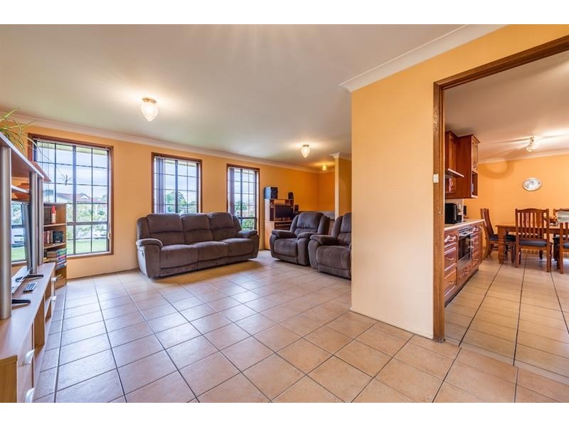 4 Hook Pl, Wakeley NSW 2176