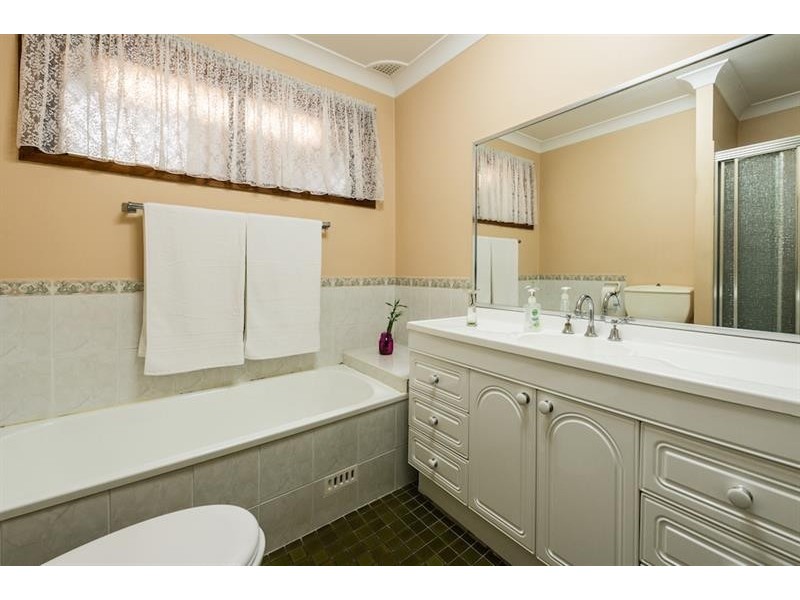 4 Hook Pl, Wakeley NSW 2176