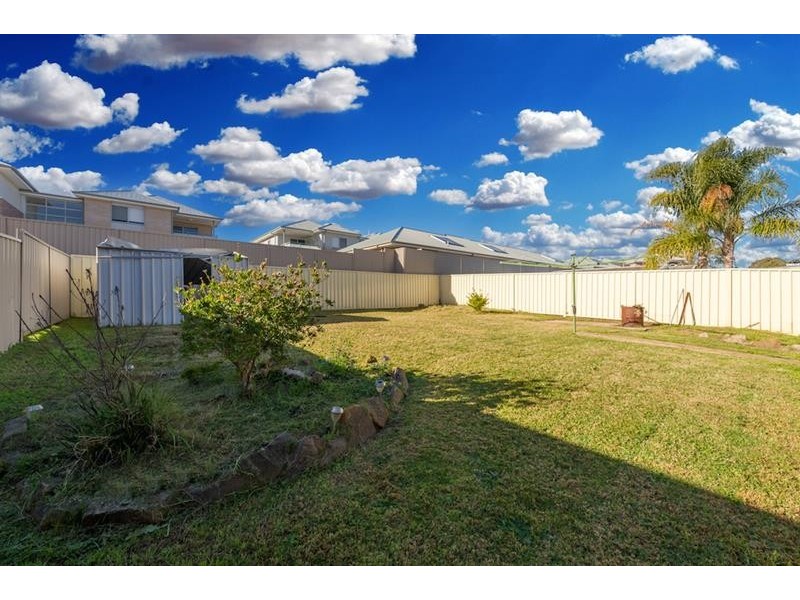 8 Shakespeare St, Campbelltown NSW 2560