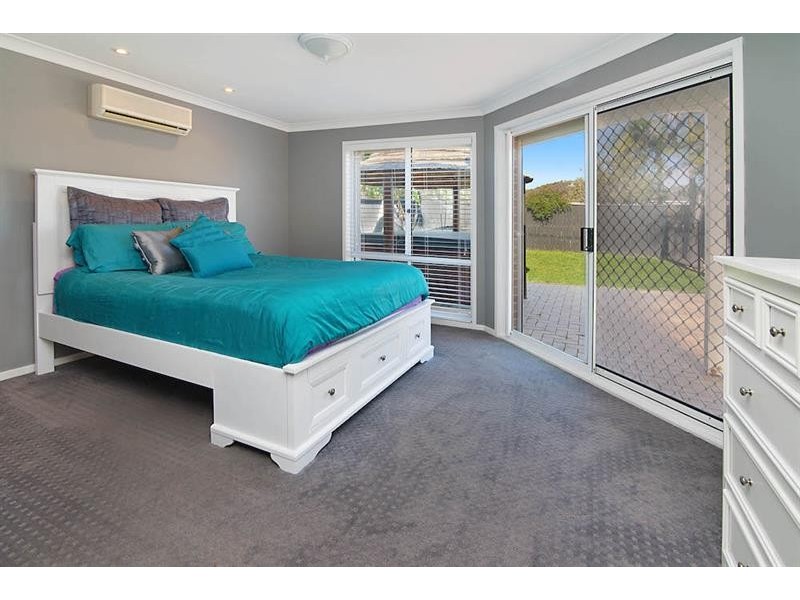 24 Plane Tree Cct, Woongarrah NSW 2259