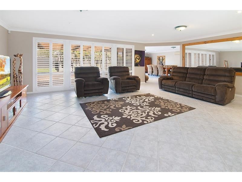 24 Plane Tree Cct, Woongarrah NSW 2259