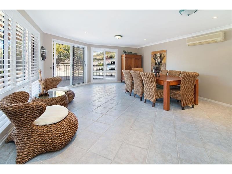 24 Plane Tree Cct, Woongarrah NSW 2259