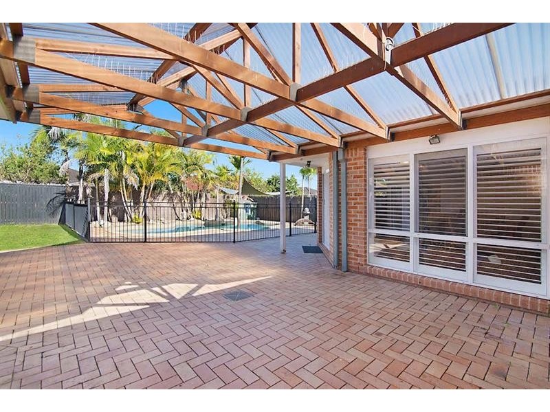 24 Plane Tree Cct, Woongarrah NSW 2259