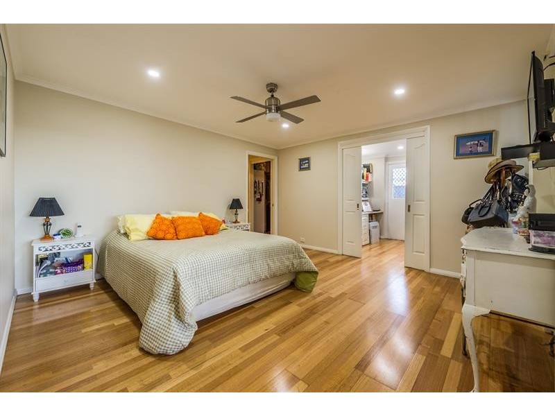 12 Rowley St, Smithfield NSW 2164