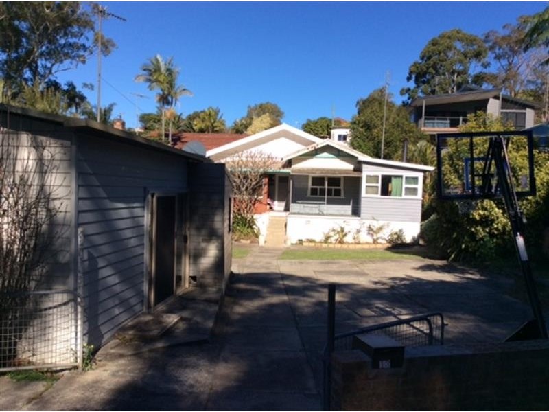 13 Pass Ave, Thirroul NSW 2515