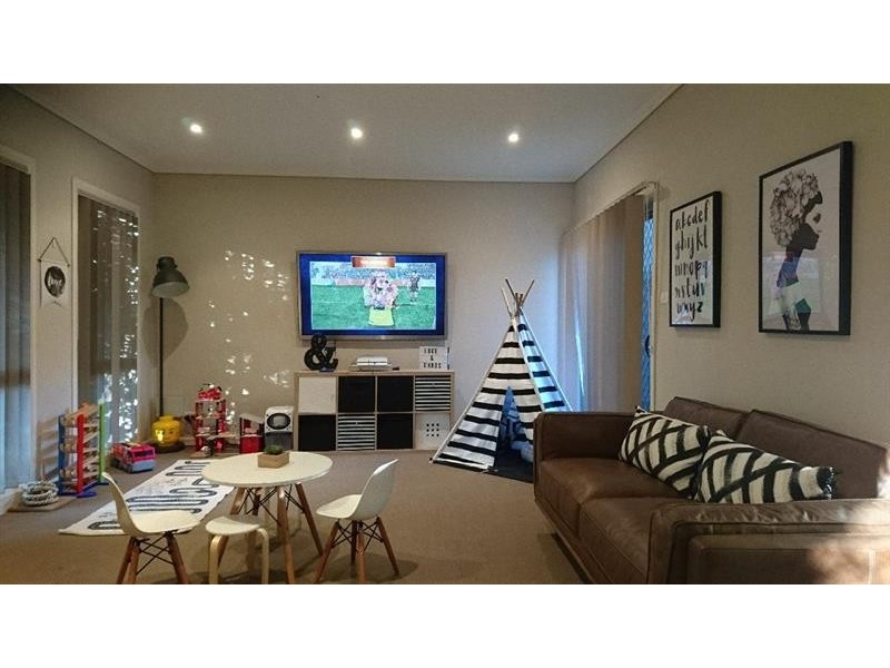 6 Waterside Bvd, Cranebrook NSW 2749