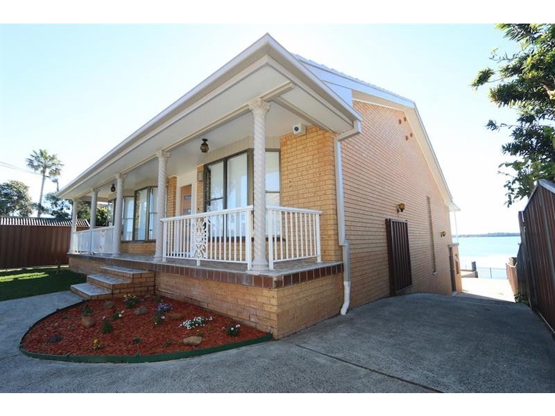 132 Main Rd, Toukley NSW 2263