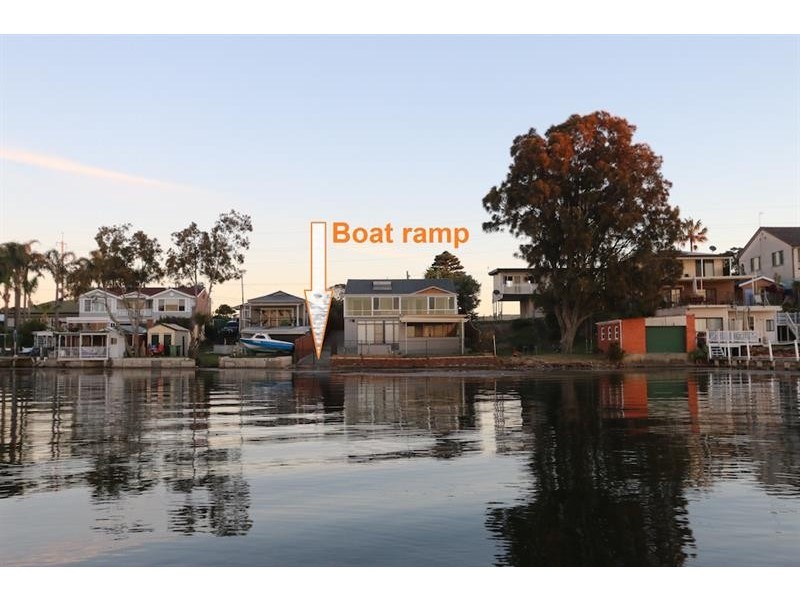 132 Main Rd, Toukley NSW 2263