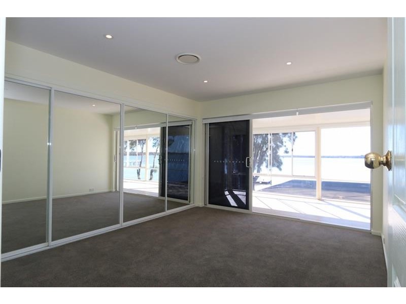 132 Main Rd, Toukley NSW 2263