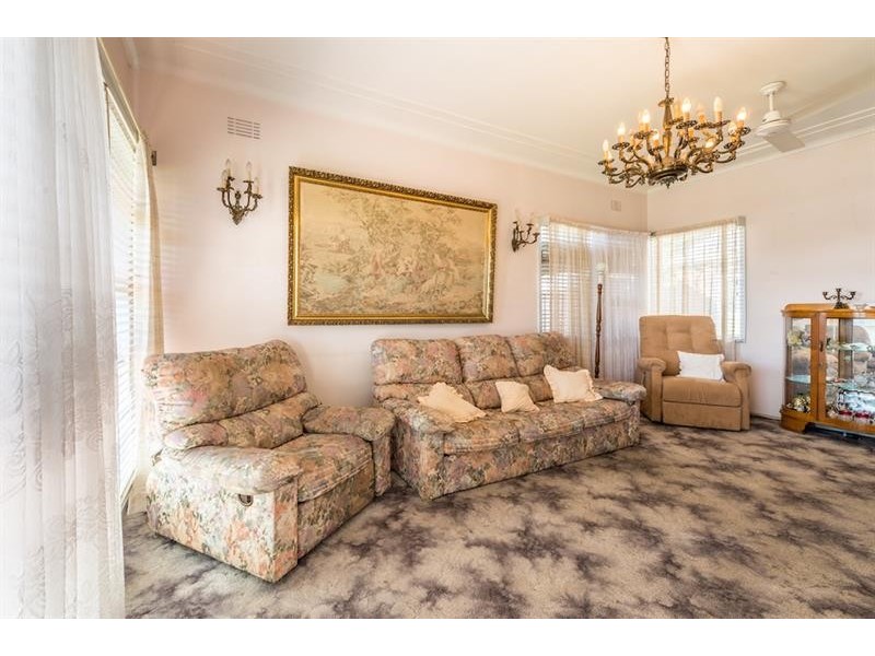 824 The Horsley Dr, Smithfield NSW 2164