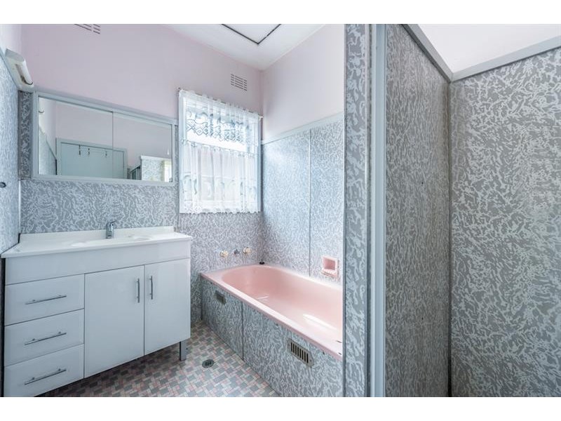 824 The Horsley Dr, Smithfield NSW 2164