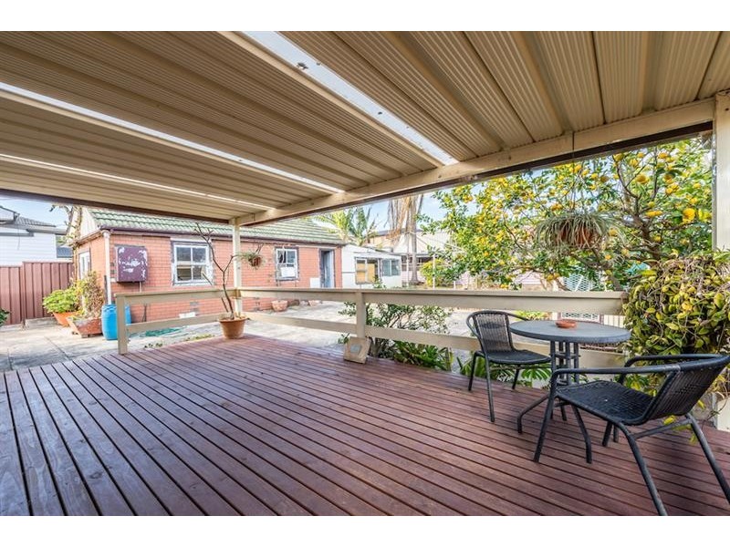 824 The Horsley Dr, Smithfield NSW 2164