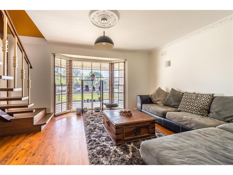 34 Chadwick Cres, Fairfield West NSW 2165