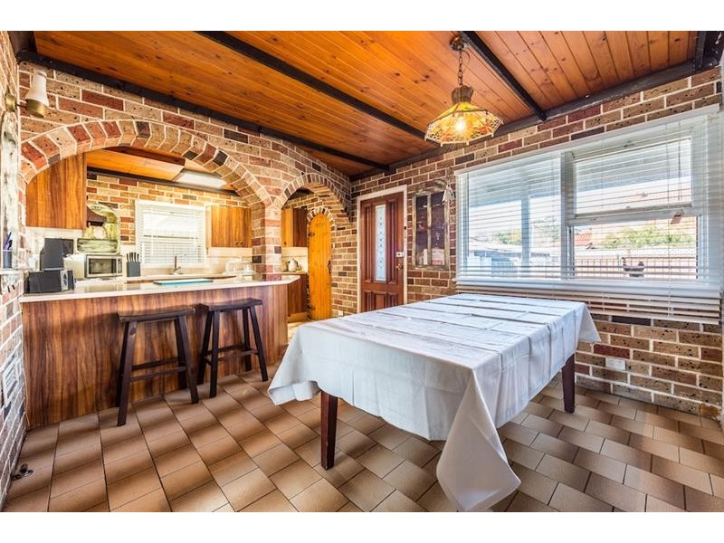 34 Chadwick Cres, Fairfield West NSW 2165