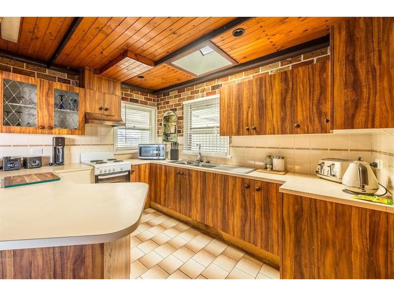 34 Chadwick Cres, Fairfield West NSW 2165