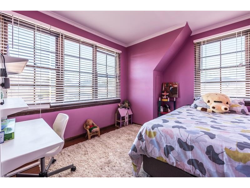 34 Chadwick Cres, Fairfield West NSW 2165