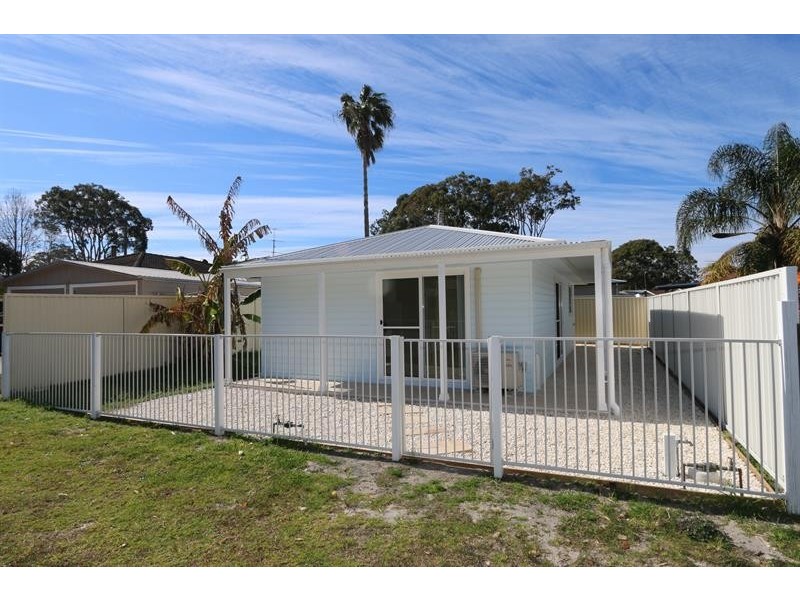 35a Birdwood  Dr, Blue Haven NSW 2262