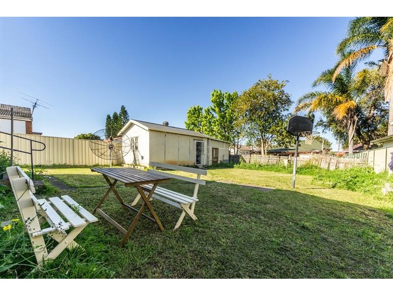 51 Linda St, Fairfield Heights NSW 2165