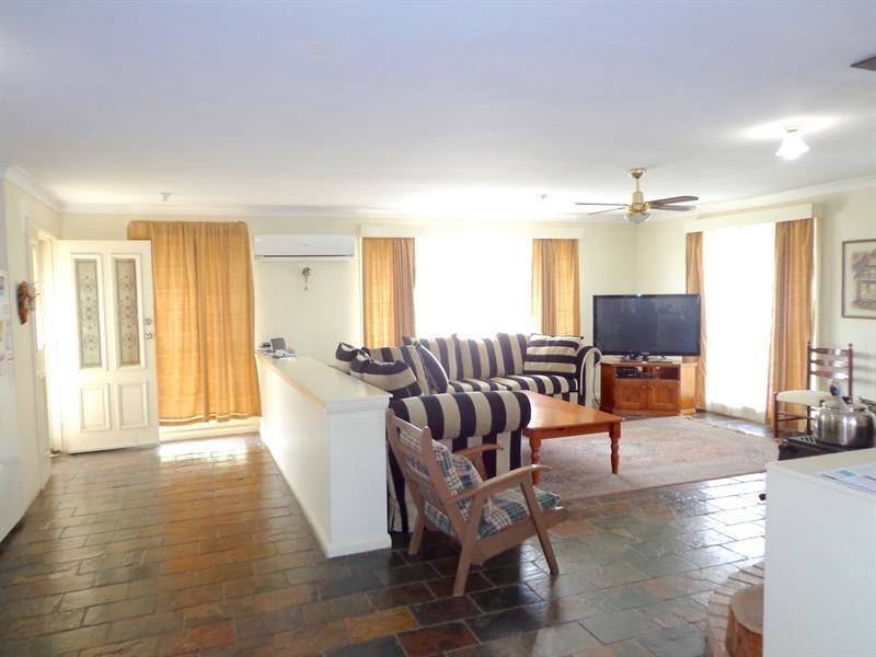 6 Teak Close, Bossley Park NSW 2176