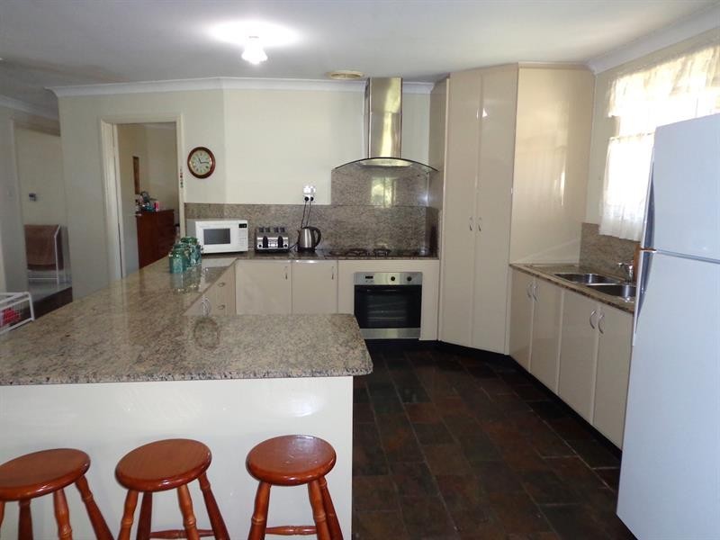 6 Teak Close, Bossley Park NSW 2176