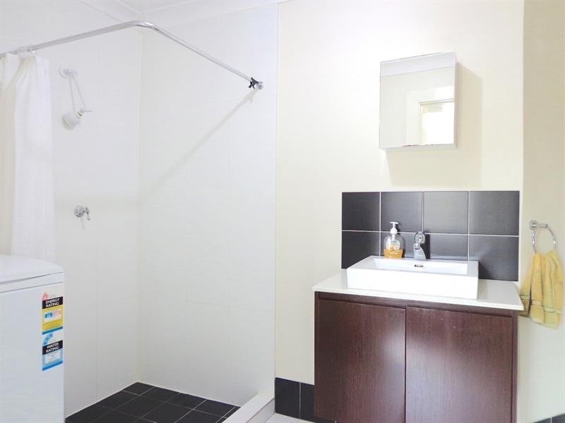 6 Teak Close, Bossley Park NSW 2176