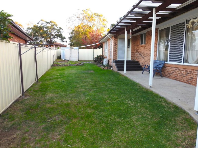6 Teak Close, Bossley Park NSW 2176