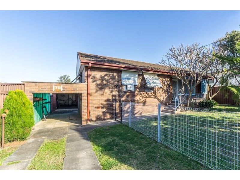 79 Heckenberg Ave, Sadleir NSW 2168