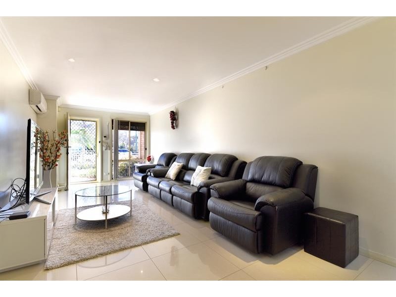 6A Foxlow St, Canley Heights NSW 2166