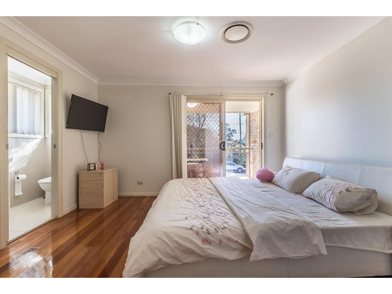 6A Foxlow St, Canley Heights NSW 2166