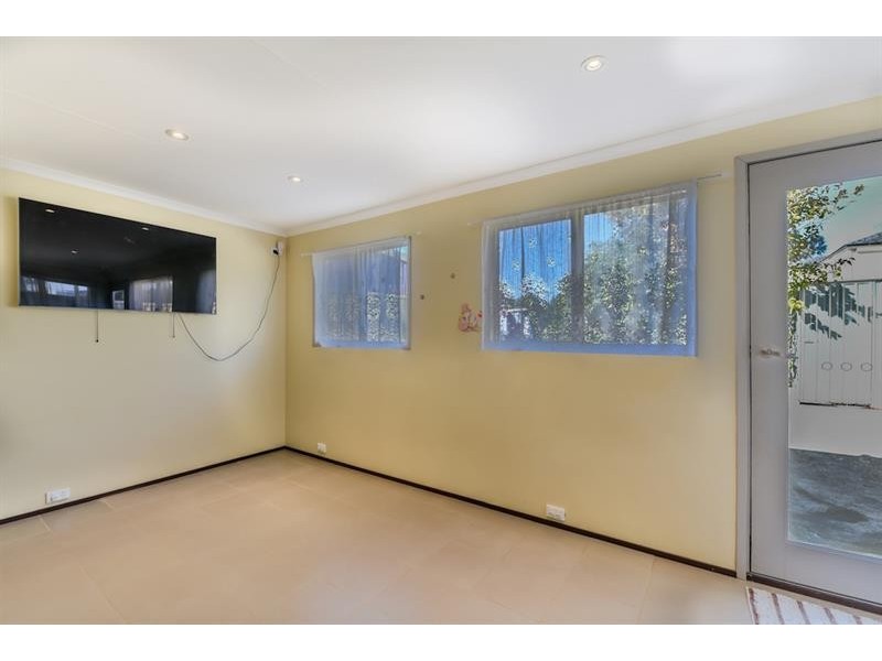 6A Foxlow St, Canley Heights NSW 2166