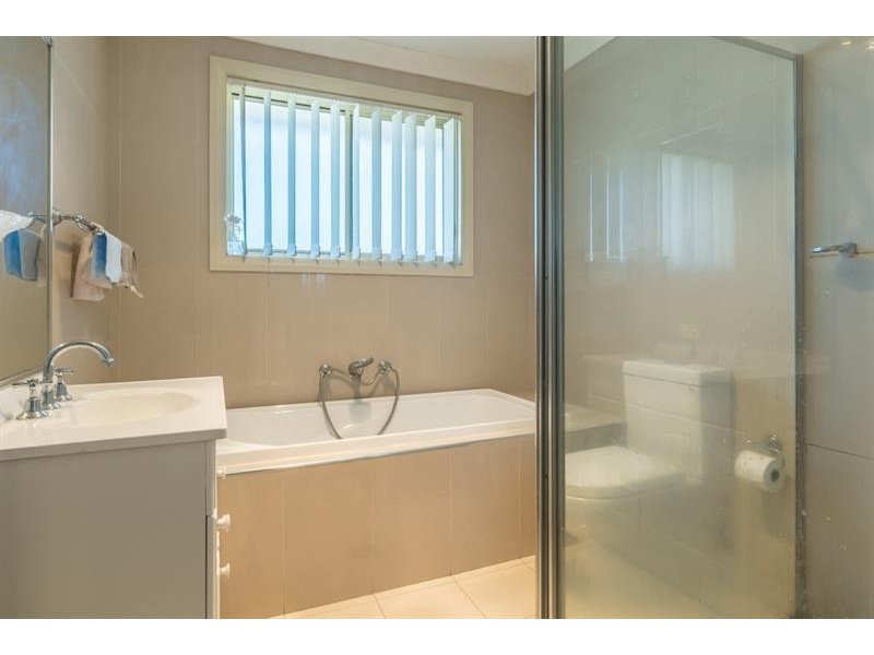 6A Foxlow St, Canley Heights NSW 2166