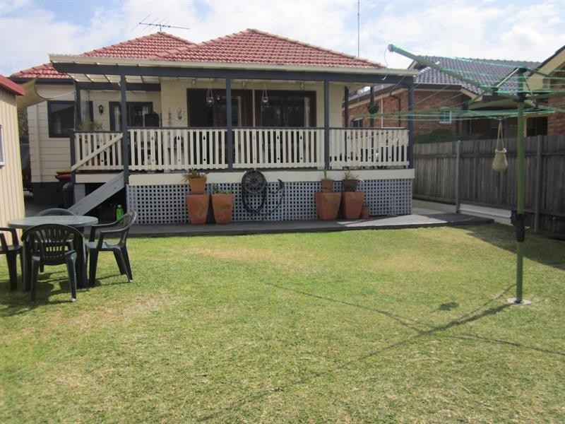 44 Albion St, Roselands NSW 2196