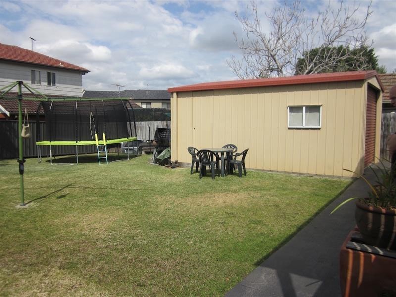 44 Albion St, Roselands NSW 2196