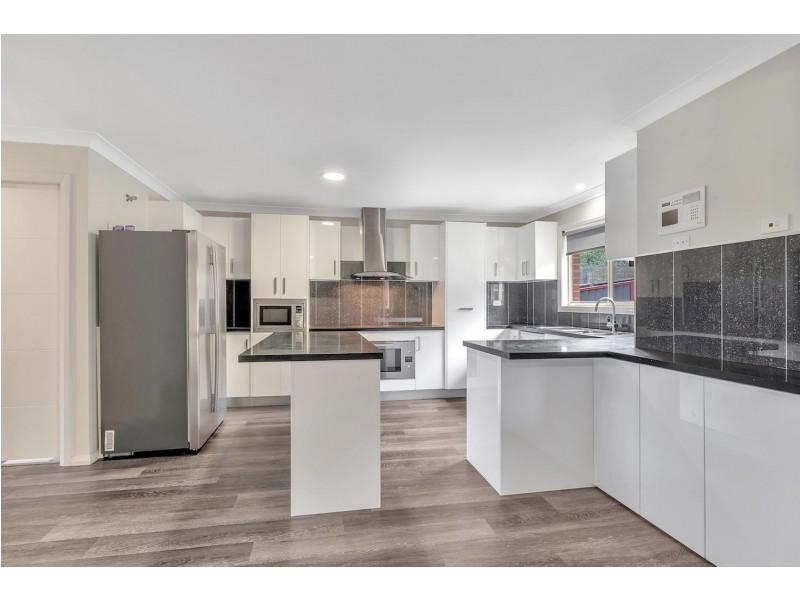 13a Vaucluse Place, Glen Alpine NSW 2560